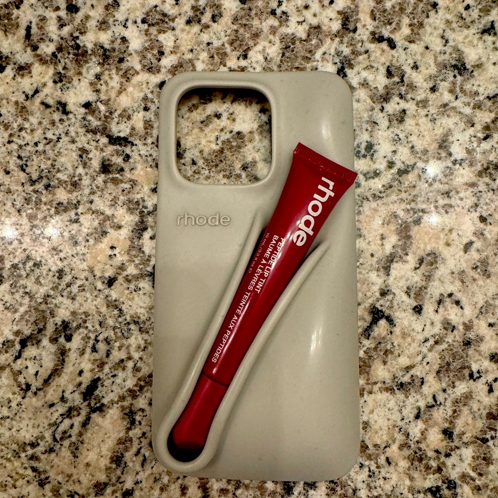 Rhode iPhone 15 case with lipstick 💄